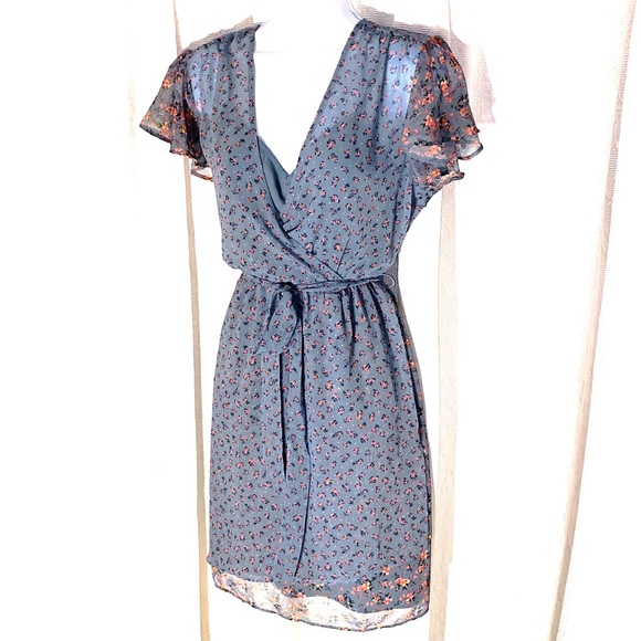 French Connection Dresses & Skirts - French Connection cottagecore floral midi dress with flutter sleeves, Size 4